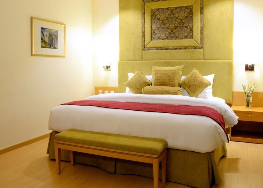 Park Lane Hotel Lahore Exterior photo A bedroom at the hotel
