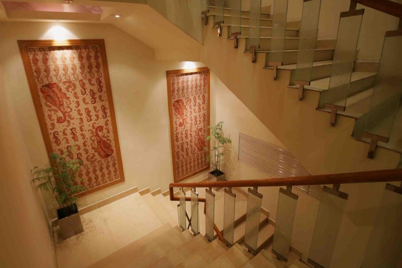 Park Lane Hotel Lahore Exterior photo Staircase